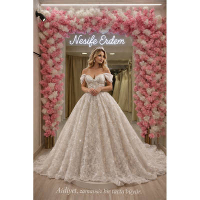 Zamansız Bir Taçta Sessizlik