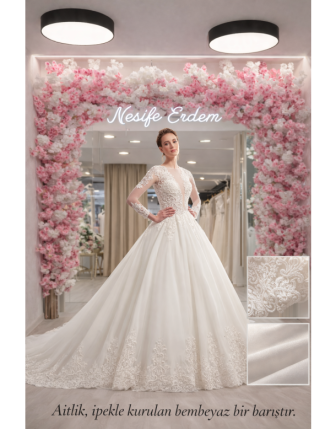 Transparan Üst Kuyruklu Gelinlik