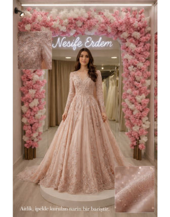 Yüksek Yaka Açık Gelinlik