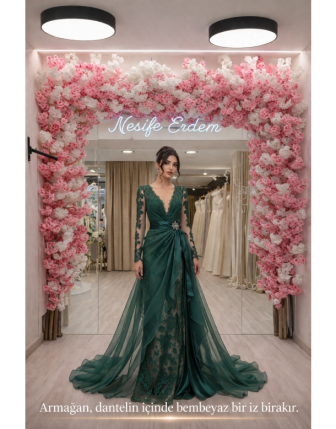 Modern Kesim Zümrüt Yeşili Organze Açık Kınalık – Kuşak Detaylı